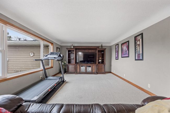 Living Room | Image 16