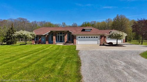 6464 Ferden Rd, Chesaning, MI, 48616-9733 | Card Image