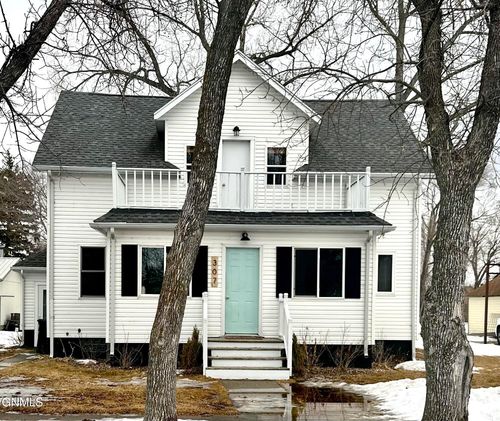 307 S 9th St, Wishek, ND, 58495-7516 | Card Image