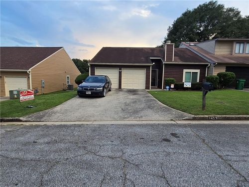 1533 Burnstone Dr, STONE MOUNTAIN, GA, 30088-3444 | Card Image