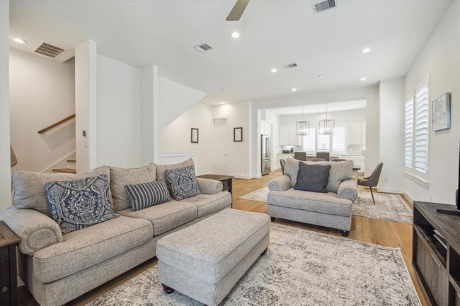 930 Dunleigh Meadows Ln, House other with 3 bedrooms, 4 bathrooms and 2 parking in Houston TX | Image 10