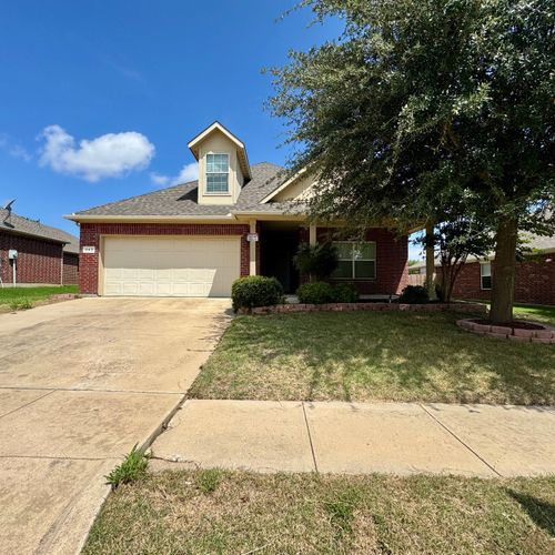 943 Mazatlan Dr, Arlington, TX, 76002-6612 | Card Image
