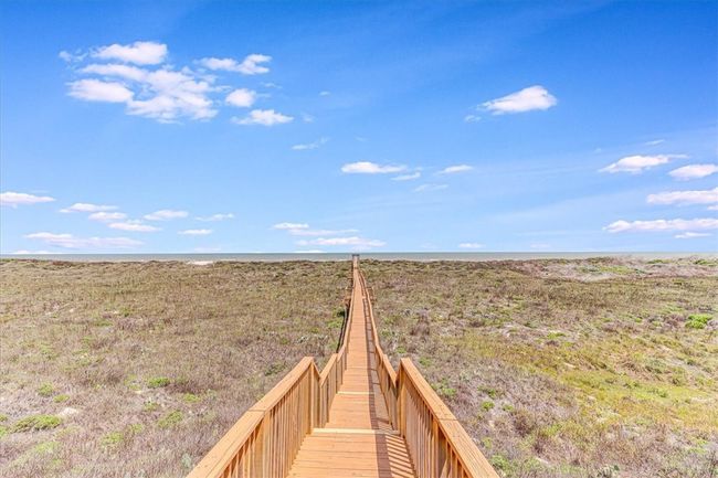 827 Ocean Side, House other with 3 bedrooms, 4 bathrooms and 4 parking in Port Aransas TX | Image 38