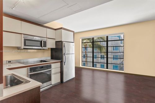 301-435 21st St, Miami Beach, FL, 33139-1704 | Card Image