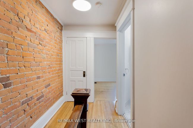 96 Roncesvalles Ave, Home with 3 bedrooms, 3 bathrooms and null parking in Toronto ON | Image 24