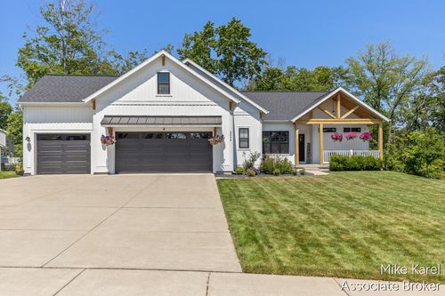 3349 Box Elder Dr, Jenison, MI, 49428-8698 | Card Image