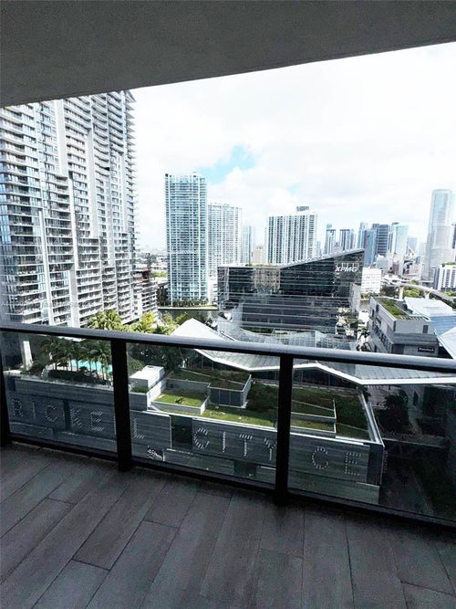 apt-2210-45 Sw 9th St, Miami, FL, 33130-3978 | Card Image