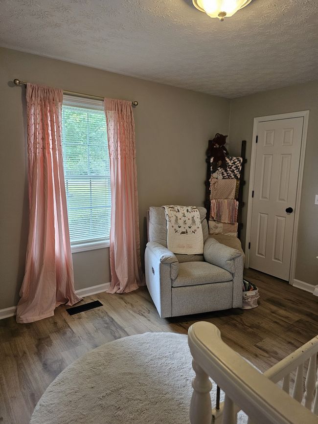 Perfect window to sit and read a bedtime story. | Image 30