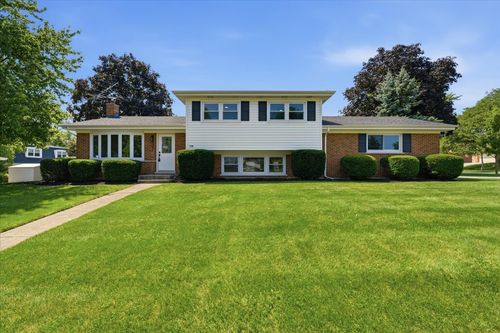 37 E Weathersfield Way, Schaumburg, IL, 60193-3114 | Card Image