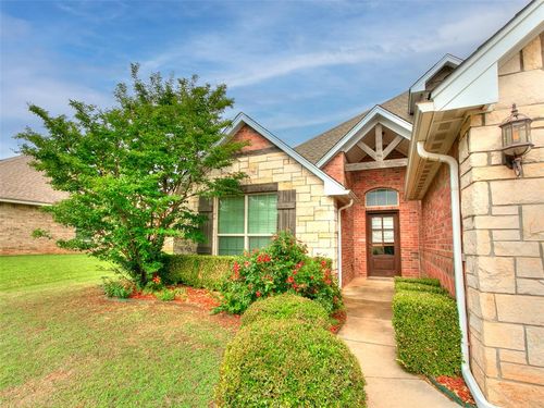 4901 Arbuckle Dr, Edmond, OK, 73025-9626 | Card Image