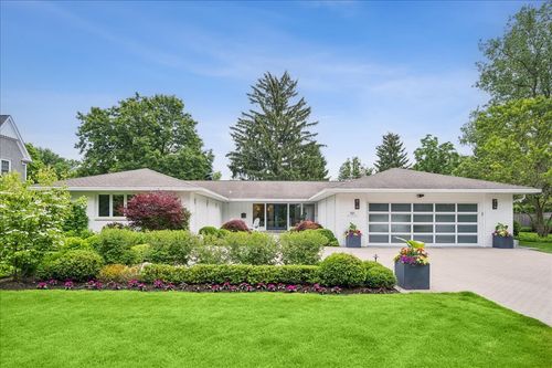920 Pine Tree Ln, Winnetka, IL, 60093-1323 | Card Image