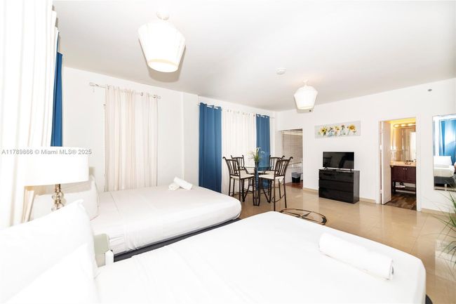 APT-203 - 918 Ocean Dr, Condo with 0 bedrooms, 1 bathrooms and null parking in Miami Beach FL | Image 5