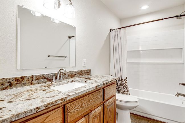202 - 200 Honey Bee Dr, Home with 3 bedrooms, 2 bathrooms and null parking in Joshua TX | Image 11