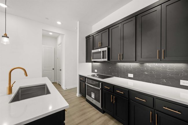2412 Bulin Dr, Townhouse with 3 bedrooms, 3 bathrooms and null parking in Mansfield TX | Image 7