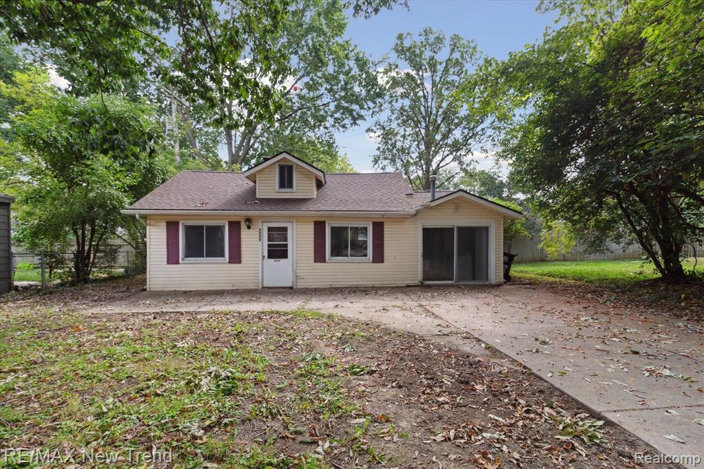 Parker Dr, Royal Oak, MI 48073