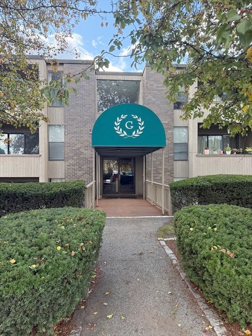 unit-f-42 Shrewsbury Green Dr, Shrewsbury, MA, 01545-3629 | Card Image