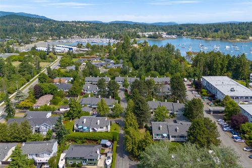 7-2020 White Birch Rd, Sidney, BC, V8L2R1 | Card Image