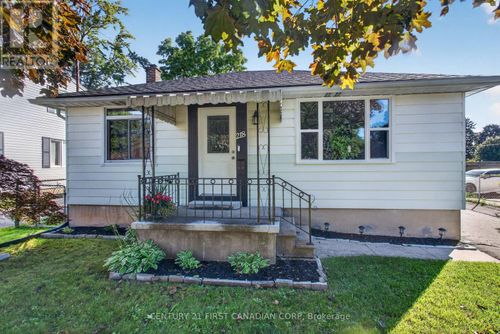 218 Vancouver St, London, ON, N5W4R8 | Card Image