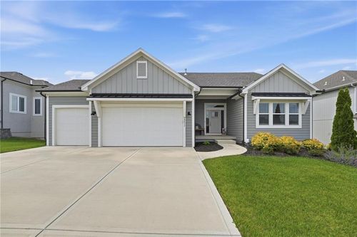 13411 W 181st Ter, Overland Park, KS, 66013-5300 | Card Image