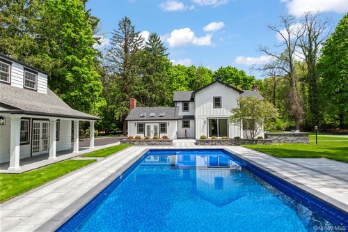 75 Centerport Rd, Greenlawn, NY, 11740-1006 | Card Image