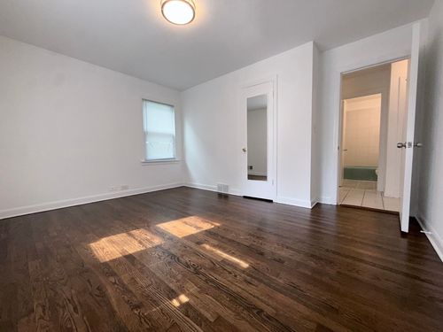1570 Dewey Ave, Evanston, IL, 60201-4080 | Card Image