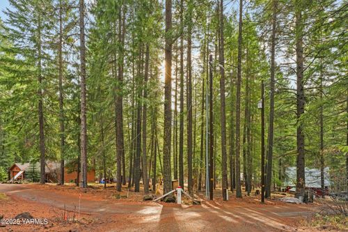 120 Cliffdell Ln, Naches, WA, 98937-9417 | Card Image