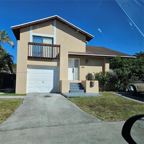914-914 Nw 106th Avenue Cir, Miami, FL, 33172-3123 | Card Image