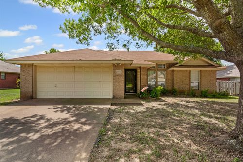 1004 N Carolina Ave, Midlothian, TX, 76065-6766 | Card Image