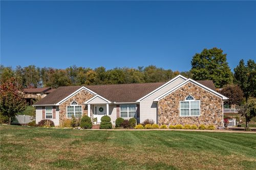 2024 Lexington Dr, Connellsville, PA, 15425-1521 | Card Image