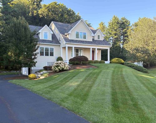 10 Heron Way, Stratham, NH, 03885-4439 | Card Image