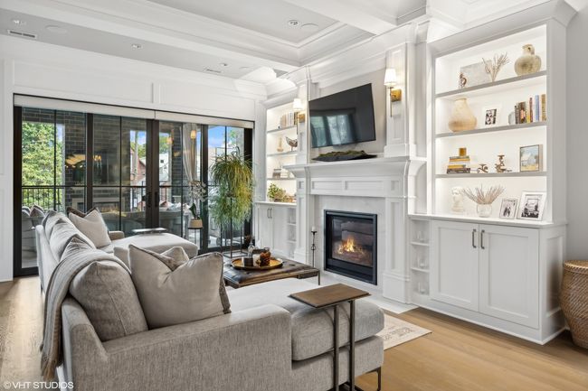 2 - 2633 N Mildred Ave, Condo with 4 bedrooms, 3 bathrooms and 1 parking in CHICAGO IL | Image 10