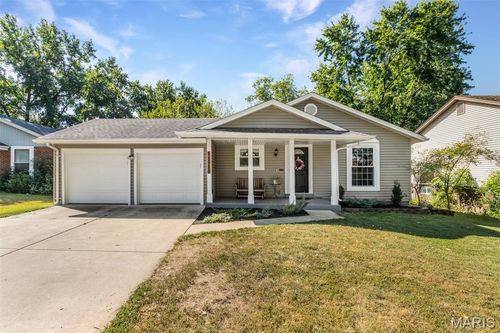 11916 Meadowpark Ct, Maryland Heights, MO, 63043-1519 | Card Image