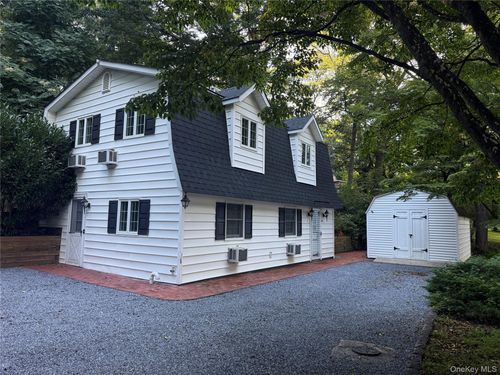70 Rinaldo Rd, Northport, NY, 11768-2204 | Card Image