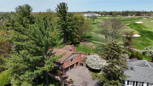 3880 Oakland Dr, Bloomfield Hills, MI, 48301-3252 | Card Image