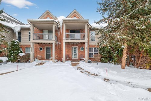 28746 Yarmouth Ct, Chesterfield, MI, 48047-5425 | Card Image