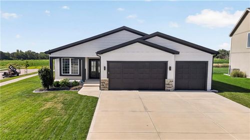 31757 W 168th Ct, Gardner, KS, 66030-9306 | Card Image
