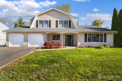 4 Visco Dr, Edison, NJ, 08820-1272 | Card Image