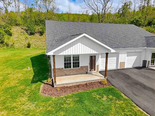 96 Village Ct, Lebanon, VA, 24266-5431 | Card Image