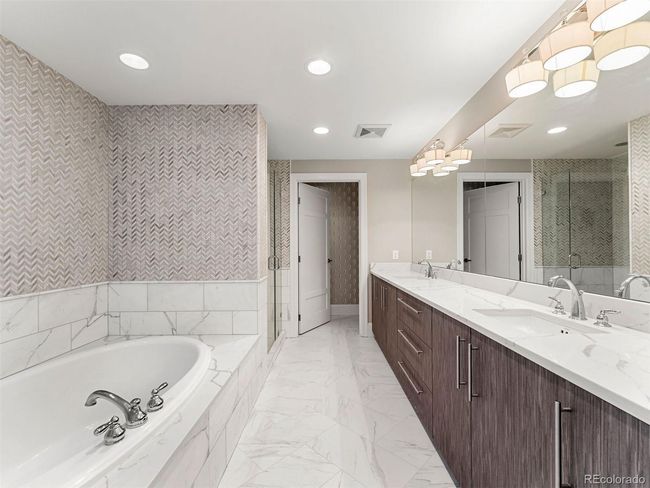UNIT-2524L - 2001 Lincoln St, Condo with 4 bedrooms, 4 bathrooms and 2 parking in Denver CO | Image 26