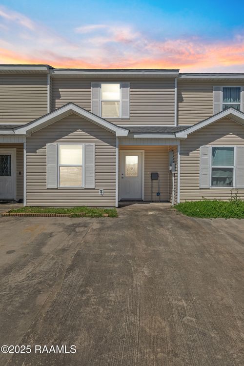 apt-c-1534 S Patout St, New Iberia, LA, 70560-7058 | Card Image