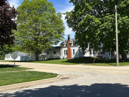 359 W Orleans St, Paxton, IL, 60957-1430 | Card Image