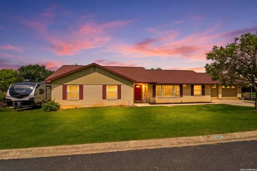 210 Poco Vista Dr, Kerrville, TX, 78028 | Card Image