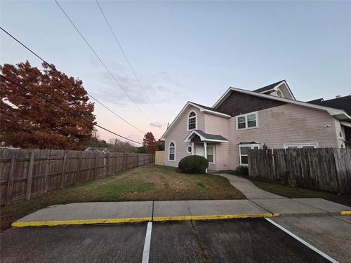 1016 Greenpoint Dr, New Orleans, LA, 70114-4935 | Card Image