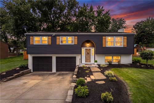 36 Concord Dr, Irwin, PA, 15642-9132 | Card Image