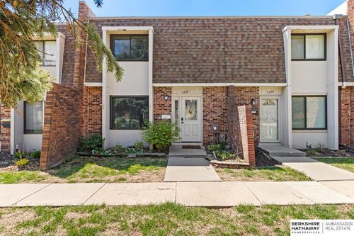 9226 V Plz, Omaha, NE, 68127-3544 | Card Image