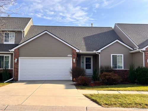21-2078 W Ridge Dr, Davison, MI, 48423-2128 | Card Image