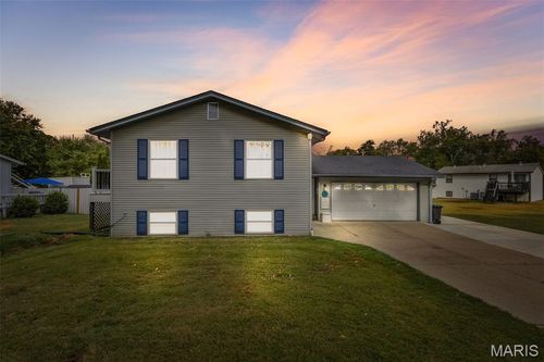 2005 Valley Dr, High Ridge, MO, 63049-2653 | Card Image