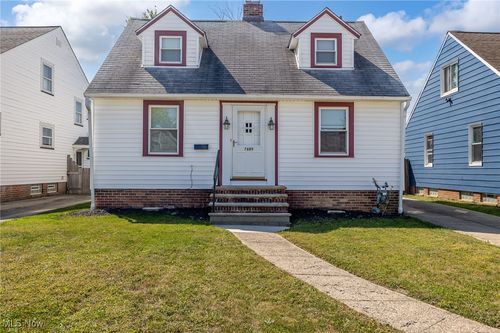 7609 Wooster Pkwy, Parma, OH, 44129-2521 | Card Image