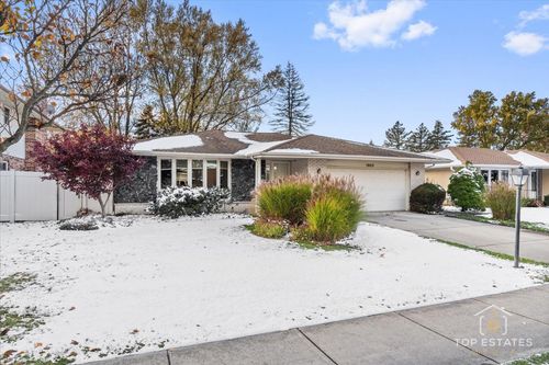 1802 N Aspen Dr, Mount Prospect, IL, 60056-1635 | Card Image