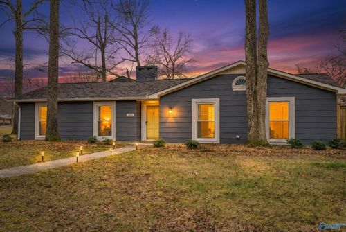 2511 College St Se, Decatur, AL, 35601-5315 | Card Image